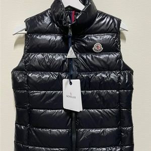 NWT Moncler Women’s Ghany Down Vest Black 100% Authentic Size 0 XS